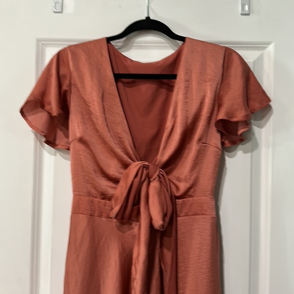 Worn once! Size medium tie front dress. - Picture 2 of 2